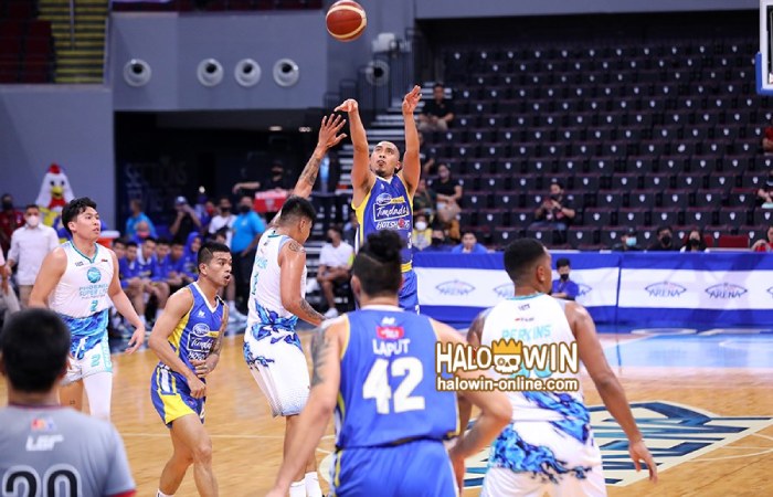 2023 Gov's Cup: Magnolia laban sa Phoenix  unang tagumpay sa pinsala